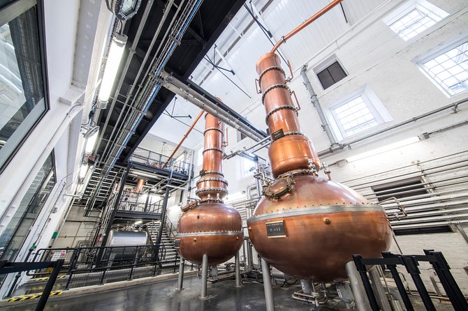 Bombay Sapphire Gin Distillery Tour and Cocktail - Price and value: $30.51 for a 90-minute gin experience