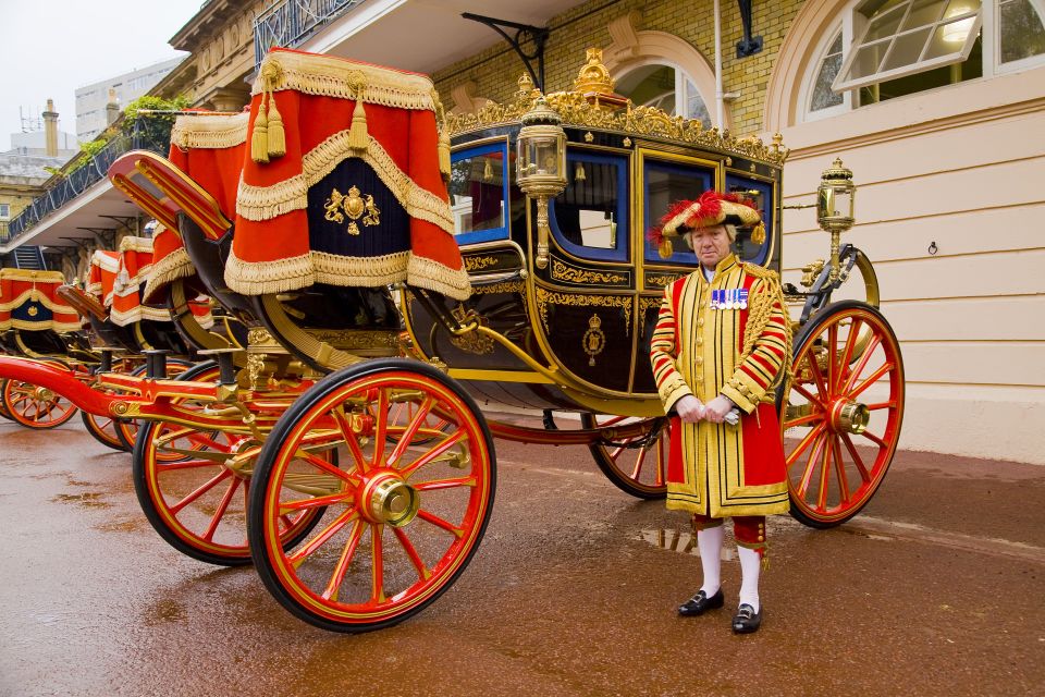 Buckingham Palace: The Royal Mews Entrance Ticket - Gold State Coach: coronations, William IV onward, and why scale surprises people
