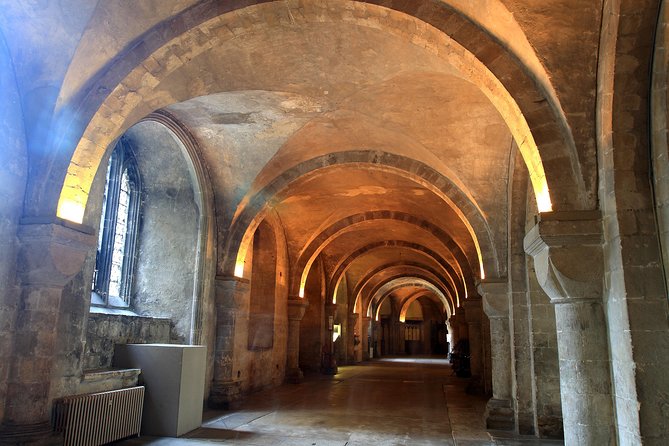 Canterbury Cathedral, Dover Castle & White Cliffs Guided Day Tour from London - The tour guide experience: why humor and clarity matter