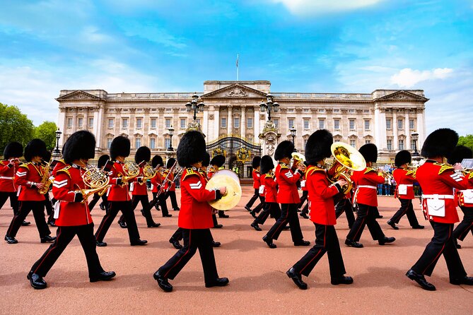 Changing of the Guard Guided Tour at Buckingham Palace - The End Point: Finishing Outside Buckingham Palace (and What That Means)