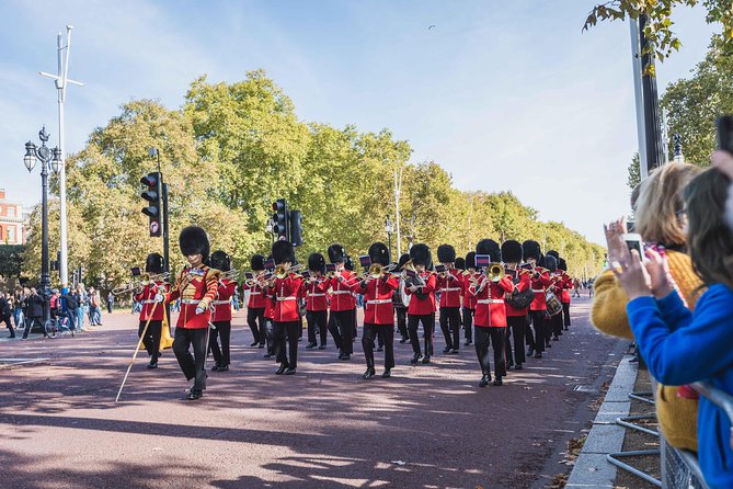 Changing of the Guard Guided Walking Tour in London - Photo and viewing tips that actually help
