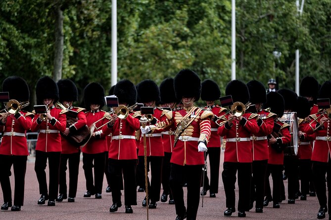 Changing of the Guard Walking Tour - A Smart Way to See the Changing of the Guard Without Losing Your Day