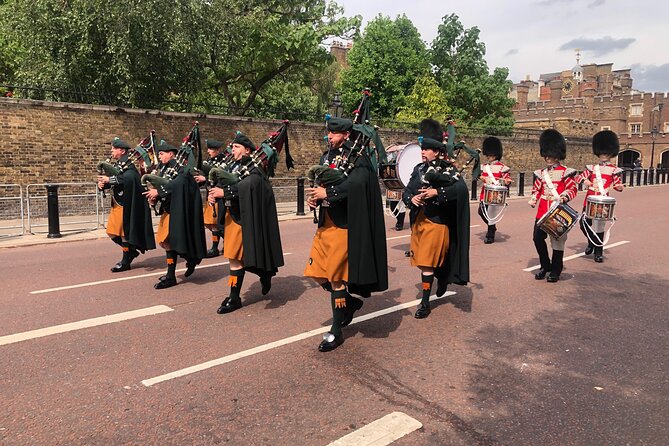 Changing of the Guard Walking Tour - Stop 2: St James’s Palace Outside—From Old Site to Still-Official Residence (20 Minutes)