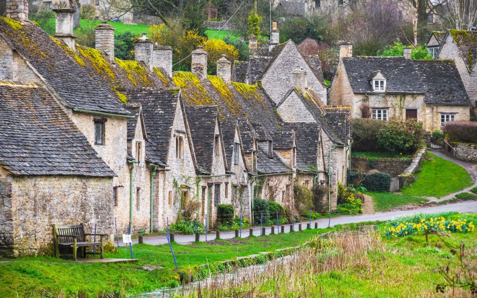 From London: Full-Day Cotswolds Small-Group Tour - The Minibus Ride: Air-Conditioned Comfort and Tour-Guide Storytelling