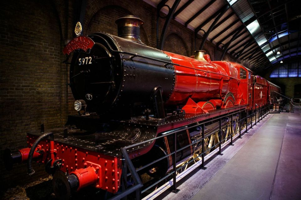 From London: Harry Potter Family Package with Transfers - Platform 9¾ and Hogwarts Express: The Photo Moment Families Remember