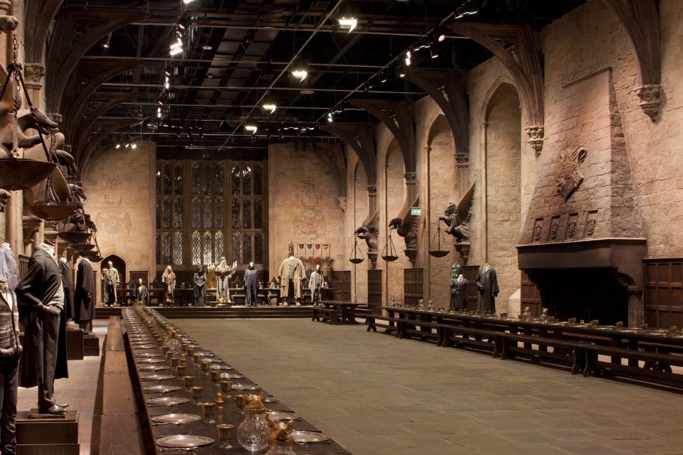 From London: Harry Potter Warner Bros Studio Tour - Hogwarts Express and Platform 9¾: the best photo moment is the easiest one