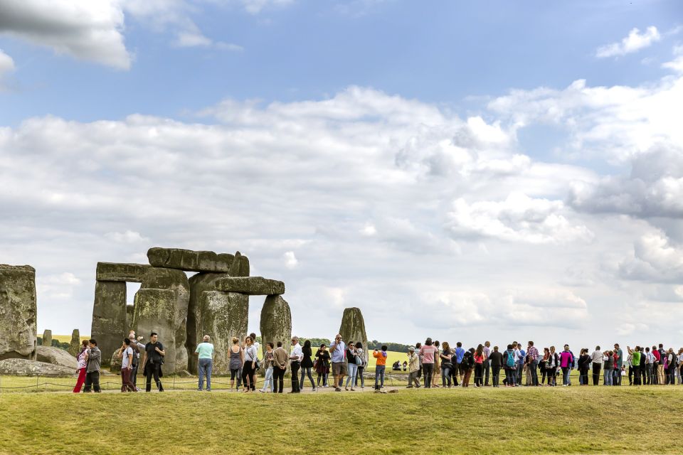 From London: Stonehenge Half-Day Tour - Getting to the Site: How the Host Helps You Hit the Ground Running