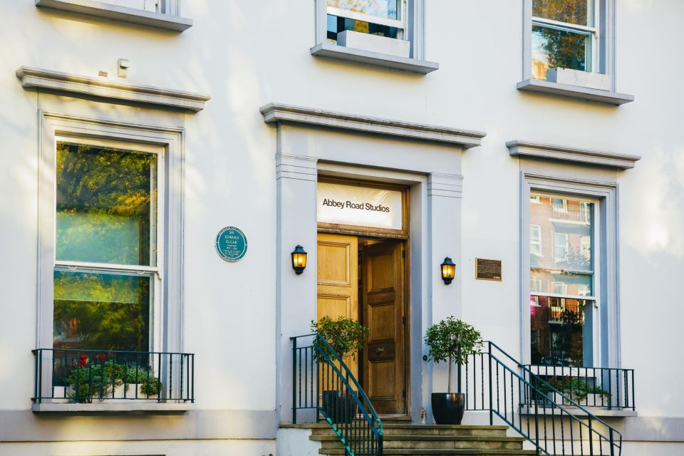 London: Beatles and Abbey Road Tour with Richard Porter - Paul’s Soho offices and the theatre where Beatlemania began