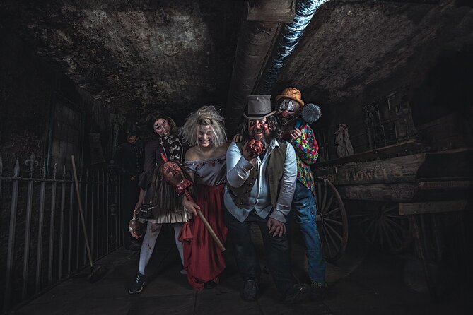 London Bridge Experience and Tombs - Meet the Characters: Wallace and Jack the Ripper on the Path