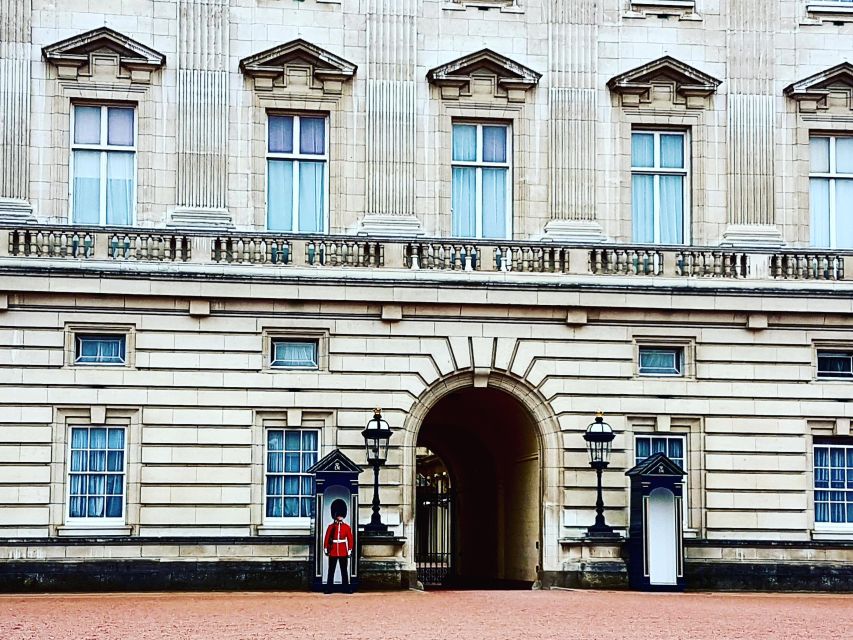 London: Buckingham Palace, Westminster Abbey & Big Ben Tour - First meet-up at The Ritz: start where London feels polished