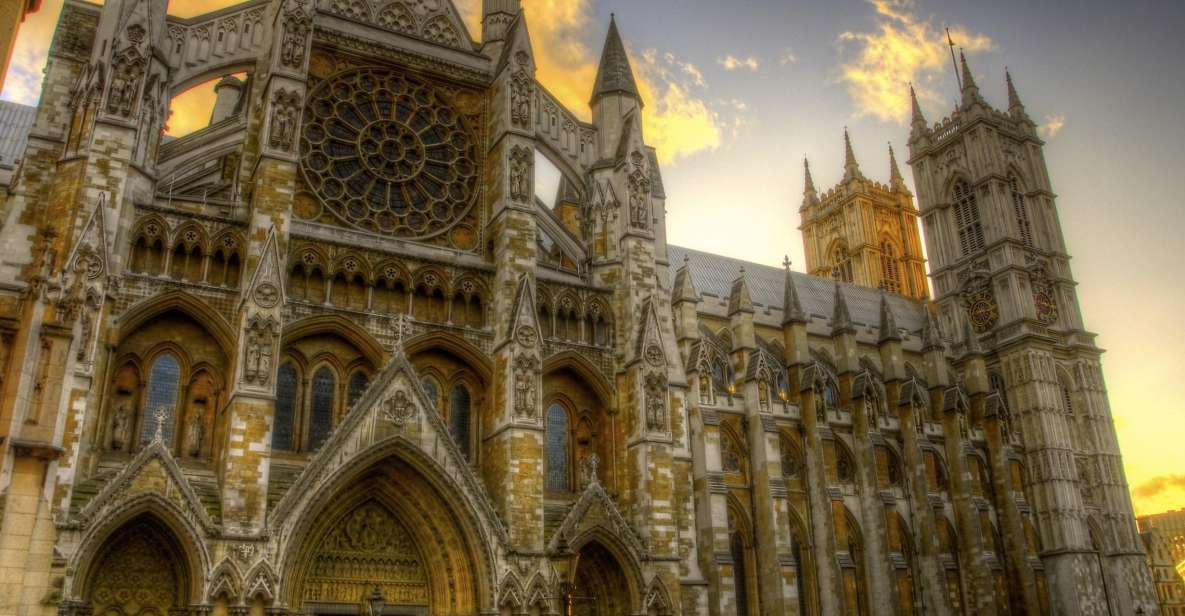 London: Buckingham Palace, Westminster Abbey & Big Ben Tour - Trafalgar Square and Horse Guards: London’s “official” center in walking distance