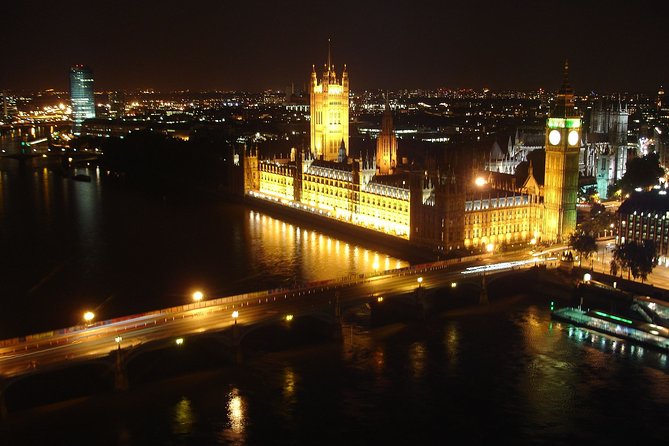 London by Night Bus Tour with Christmas Lights and Live Guide - Fortnum & Mason’s red advent calendar look