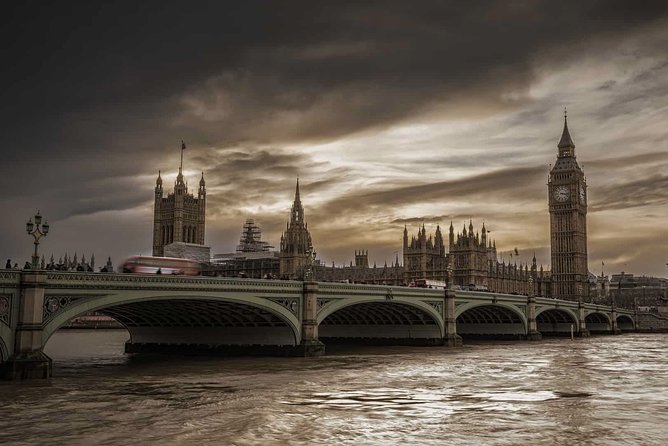 London by Night Sightseeing Tour - Open Top Bus - Tower Bridge and the Golden Thames Light Show