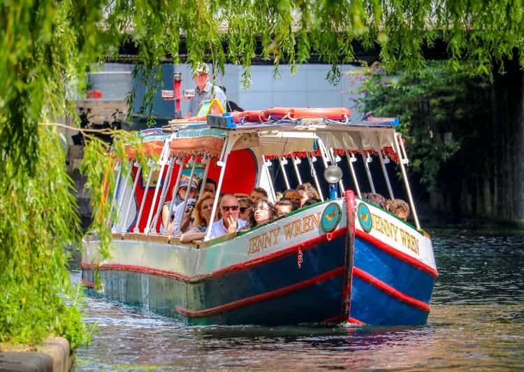 London: Canal Boat Ride on Camden Lock - The guide experience: stories, humor, and names you might hear