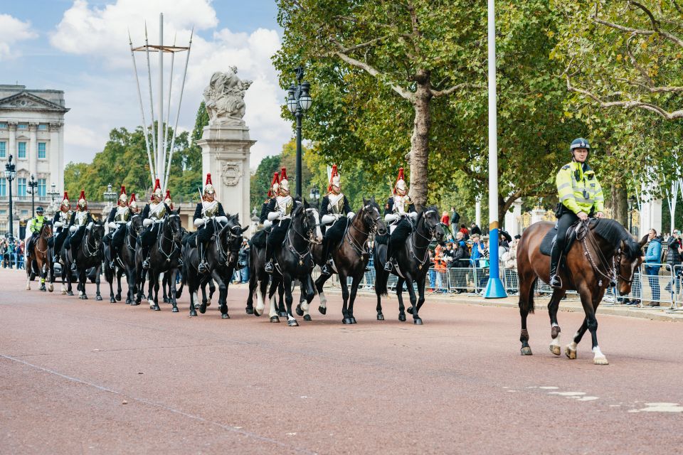 London: Changing of The Guard Tour - Ceremony Changes and the Parade Trial: How to Stay Calm