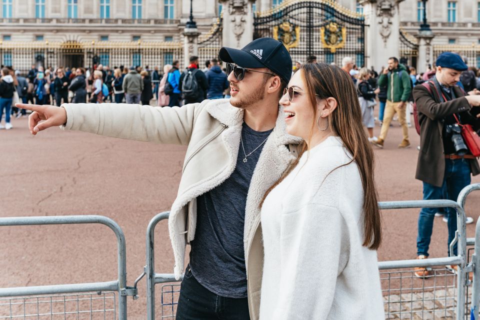 London: Changing of The Guard Tour - The Finish at Buckingham Palace: What You Will (and Won’t) See