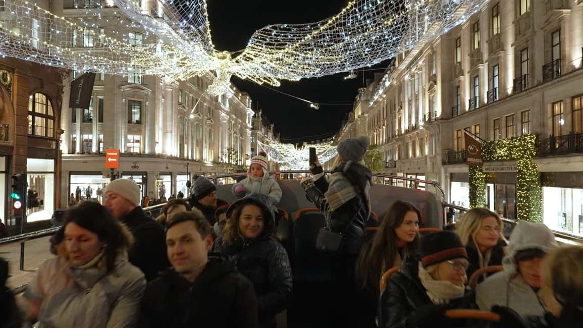 London: Christmas Lights Nighttime Bus Tour with Live Guide - Piccadilly Circus and the Night-Glow Effect