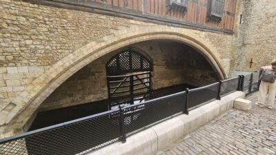 London: Easy Access Tower of London and Crown Jewels Tour - How timed entry changes your day inside the Tower