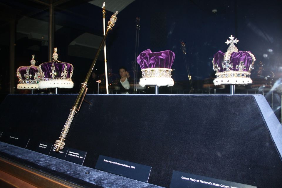 London: Easy Access Tower of London and Crown Jewels Tour - Tower Armory: seeing how power is protected