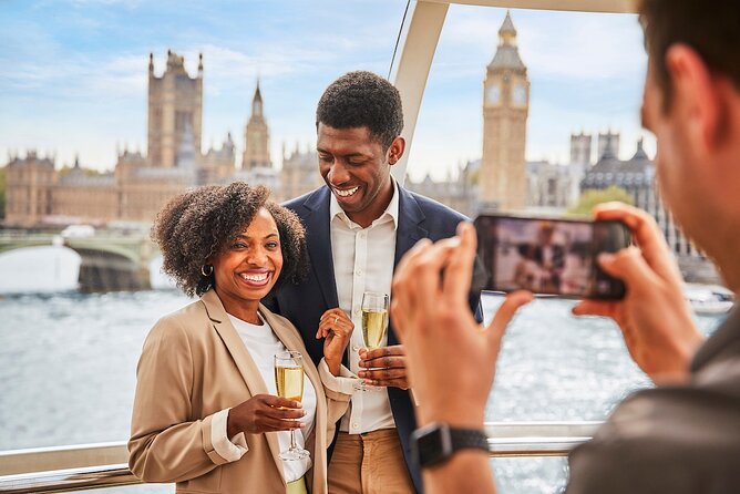 London Eye - Champagne Experience Ticket - The 30-minute capsule ride: Champagne service and how hosts make it better