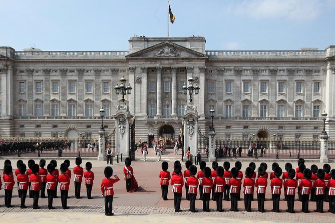 London Full Day Sightseeing Tour with London Eye - Morning start in Victoria and the Buckingham Palace photo stop