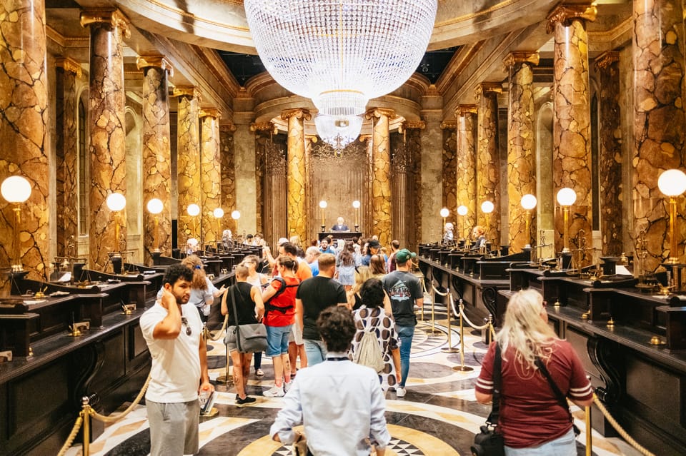 London: Fully-Guided Making of Harry Potter Tour - Re-enter after the tour: use your extra hours strategically