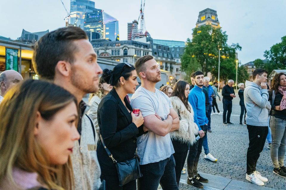 London: Ghost Walk and River Thames Boat Ride - Meeting at Green Park: Finding Your Blue-Flag Guide