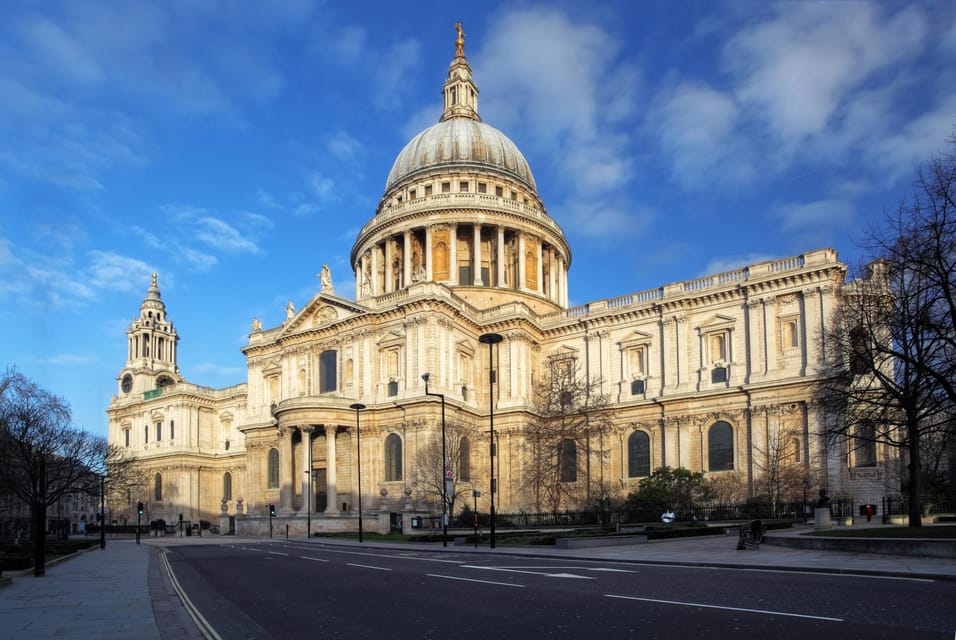 London: Guided Sightseeing Tour on a Vintage Open-Top Bus - Live Guide Energy: The Difference Between Facts and Stories