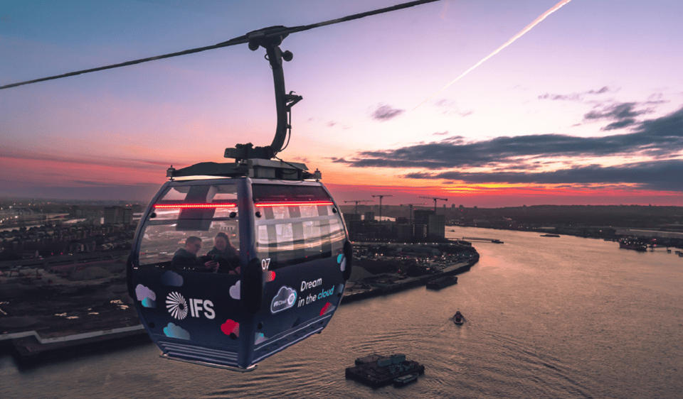 London: IFS Cloud Cable Car - Timing for Night Lights: After 7pm Is the Sweet Spot