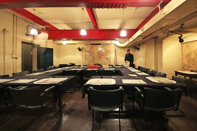 London in WW2 Walking Tour with Churchill War Rooms Visit - Horse Guards Parade: The Quick Photo Stop With Real Character