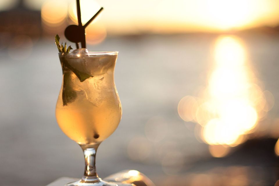 London: River Thames Evening Cruise with Bubbly and Canapés - Should You Book This Thames Evening Cruise?
