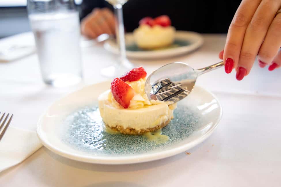 London River Thames Lunch Cruise - Panoramic Windows and Fixed Seating: How to Get Great Views