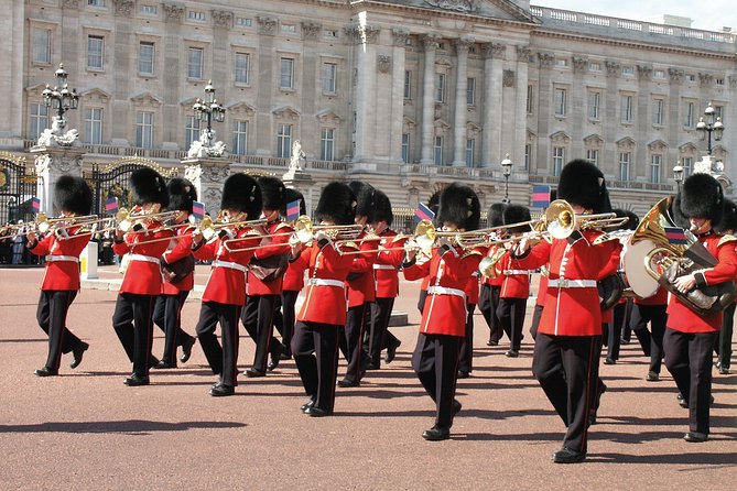 London Sightseeing Tour: Guard Change with Tower of London Option - Tower of London: Crown Jewels, ravens, and the scary exhibits