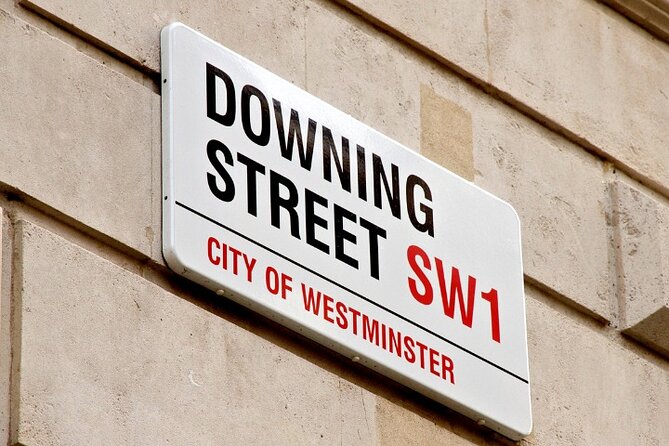 London Sightseeing Walking Tour with 30+ sights - A route that blends old roads with modern London: Shard, Sky Garden, and more
