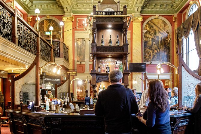 London Small Group Tour of Historical Pubs - What you pay for (and what you buy yourself)