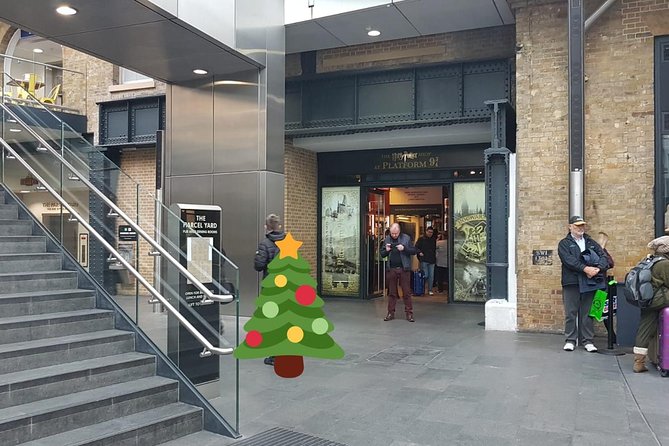 London The Best of Harry Potter Guided Tour (Free for Kids) - Stop 2: Cecil Court for Overhanging Signs and Instant Atmosphere