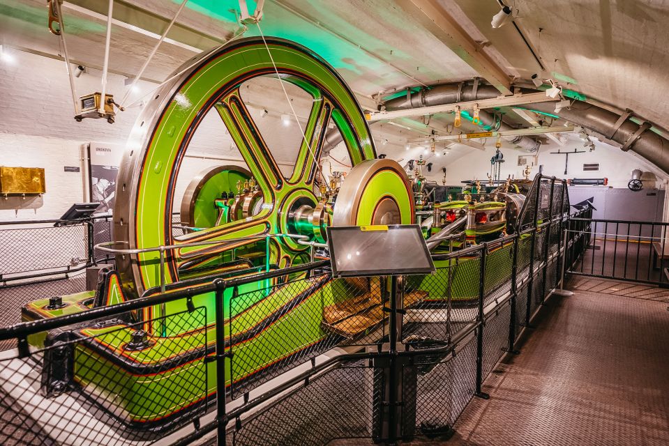 London: Tower Bridge Entry Ticket - Getting Between the Towers: How to Pace Your Photos