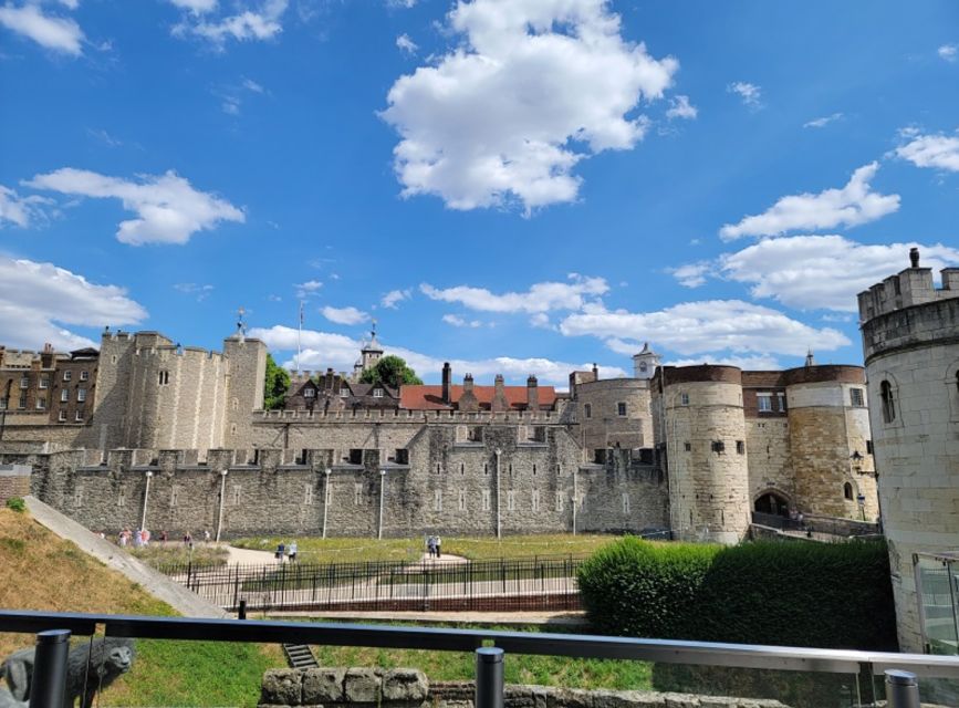 London: Tower of London Guided Tour with Boat Ride - The guided route through inner ward, outer ward, and White Tower