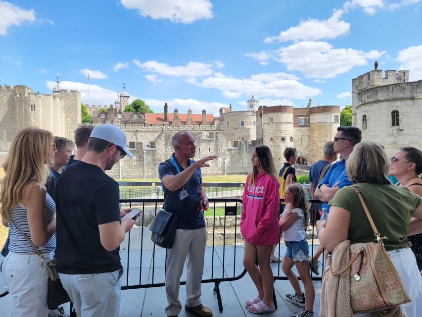 London: Tower of London Tour with Crown Jewels & Beefeaters - Quick hits before you go
