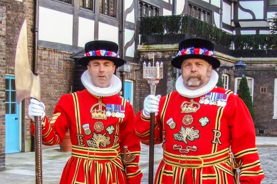 London: VIP Tower of London & Tower Bridge Early-Access Tour - The Jewel House: seeing the Crown Jewels with breathing room
