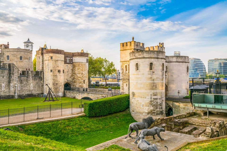 London: VIP Tower of London & Tower Bridge Early-Access Tour - Pace and walking: who will love this, and who may not