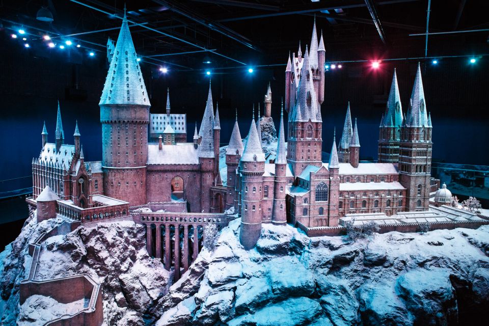 London: Warner Bros. Studio Tour and River Thames Cruise - Leavesden travel: using the included transfer instead of winging it