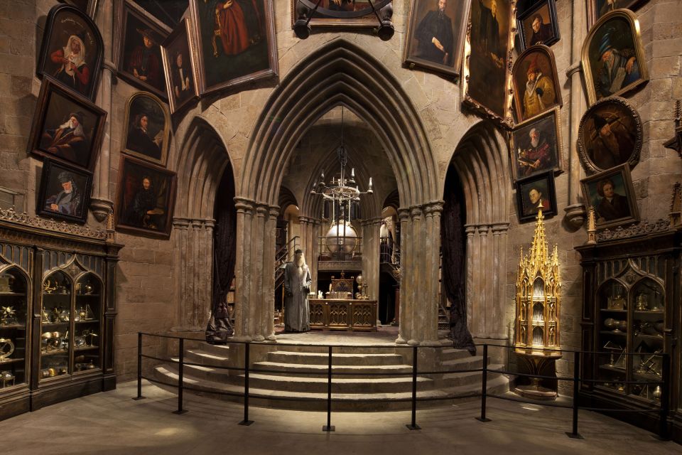 London: Warner Bros. Studio Tour with Return Transportation - Inside the studio: real sets, costumes, and the Great Hall feeling