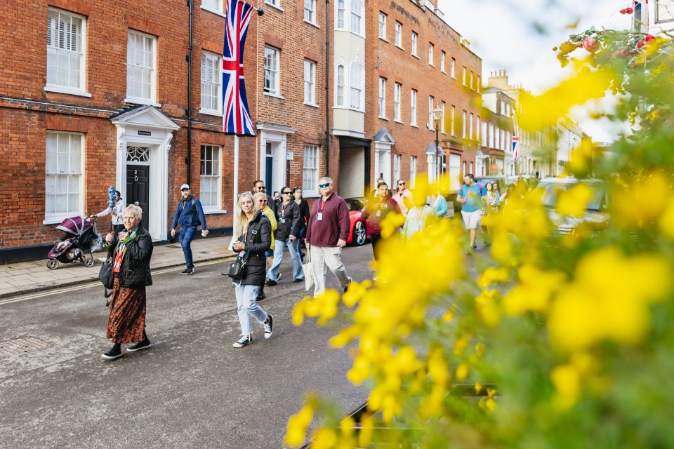 London: Windsor Castle, Stonehenge & Bath Full-Day Tour - Who should book this Windsor–Stonehenge–Bath tour?