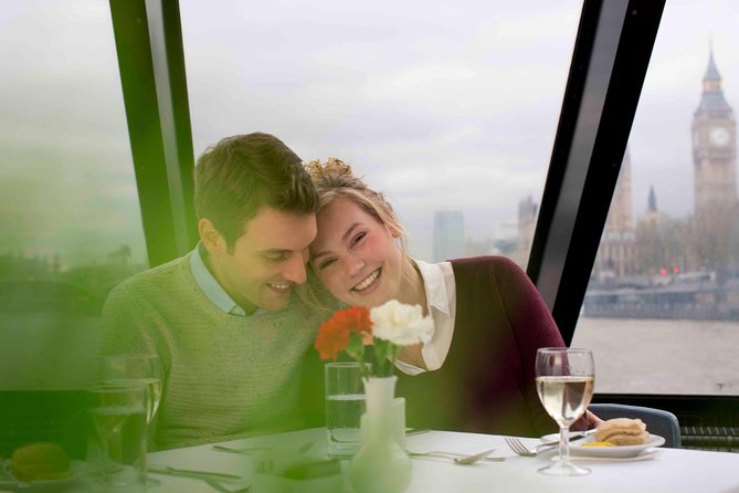 Lunch River Cruise on the Thames with 2-Course Meal - Service, Commentary, and the Reality of Being Seated While Sightseeing