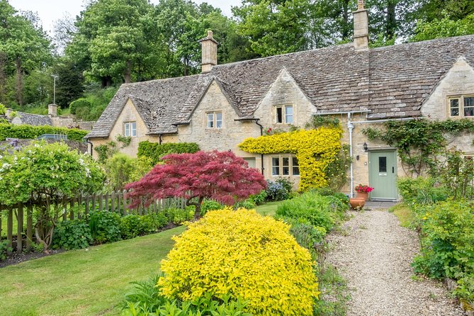 Oxford and Traditional Cotswolds Villages Small-Group Day Tour from London - Bibury and Arlington Row: The Storybook Village Look, With Crowd Reality