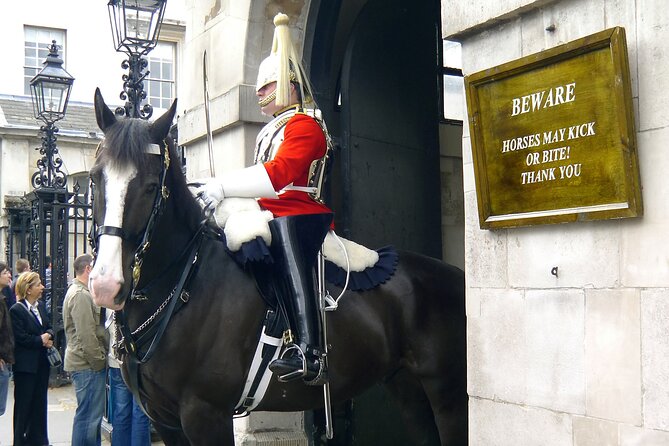 Private Tour: Black Taxi Tour of London - Buckingham Palace Quick Stop: Photos, Not a Full Royal Visit