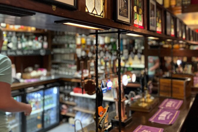 Royal Historic Pubs Walking Guided Tour in London - Weather and Comfort: A Short Walk, Still a Real Afternoon