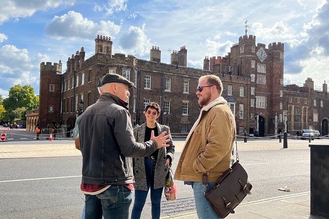 Royal Historic Pubs Walking Guided Tour in London - Meeting at Piccadilly Circus and Finishing Near Green Park