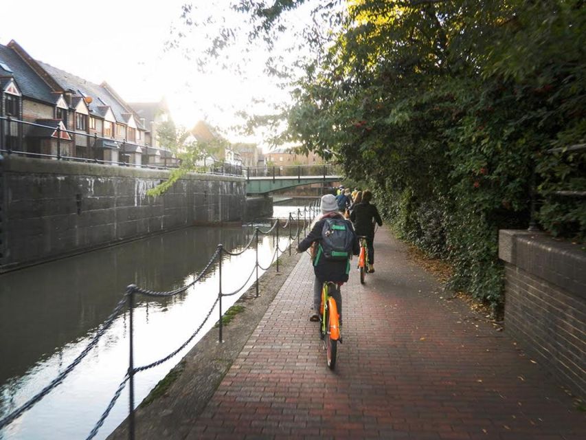 Secret London Tour by Bike - Tower Bridge and the Thames skyline moment